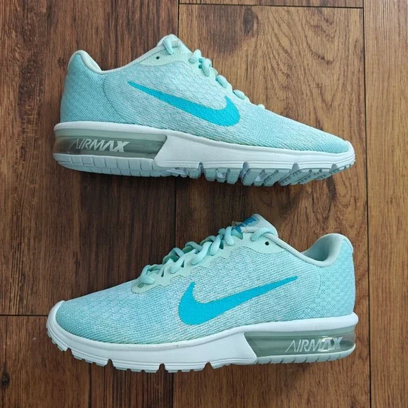 Nike Air Max Sequent 2 Sneaker in Polarized Blue Women's 8 Excellent Condition - Picture 3 of 9